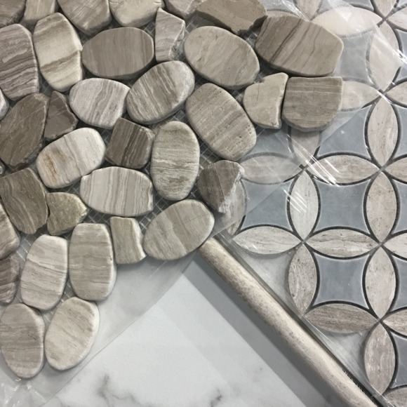 Meet your Posher, Monica - Picture 1 of 1